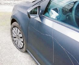 Auto danneggiate in via Turati