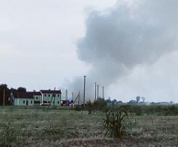 Colonna di fumo da paura, incendiate le sterpaglie