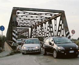 “La ruggine sta mangiando il ponte”
