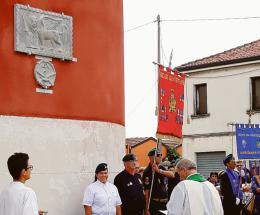 La lapide in onore dei Lagunari caduti