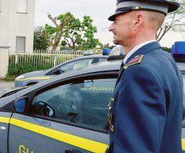 False fatture ed Iva evasa sequestri e dieci indagati