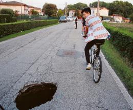 Troppe buche, due strade chiuse