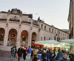 “C’è da spostare un piadinaro”