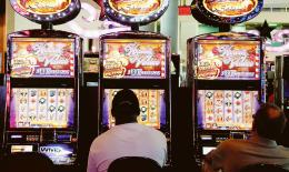 "Slot vicino alla palestra": è scontro in paese