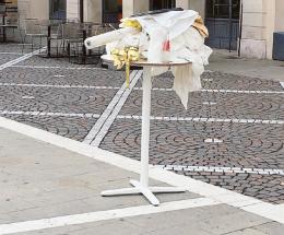 Thun lascia nel liston un tavolo pieno di scarti