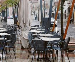 Dehors in stallo, il caos ferma tutto