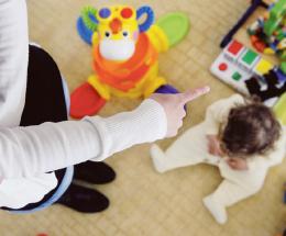 Abusi all’asilo, parla la collega che accusò