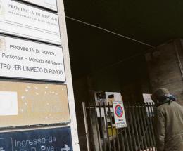 Tutti in fila ma senza speranza