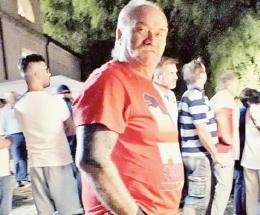 Muore mentre balla con la moglie