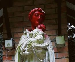 Sfregiata la statua di Sant’Antonio