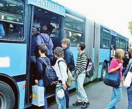 Via Munerati riapre, ma non per gli autobus