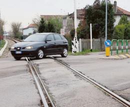 “Evitato il treno per due centimetri”
