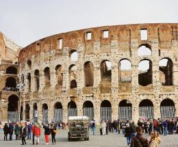 214 euro a testa per il buco di Roma