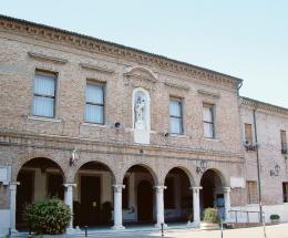 Salta il confronto, è polemica