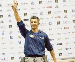 “Addio campione, mancherai”. Dolore e un giallo