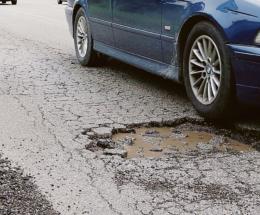 Buche, un’emergenza d’asfalto
