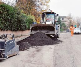 Una colata di asfalto sulle strade di Rovigo