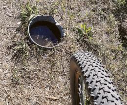 Una ciclabile a ostacoli sull’argine 
