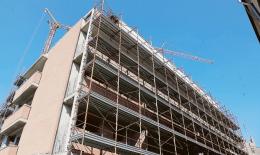 Cantiere mostro in via Levico