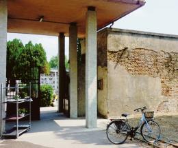 “Non c’è più posto in alcun cimitero”