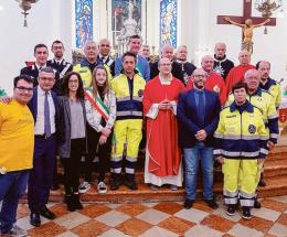 Il paese abbraccia don Stefano