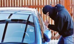 Raffica di furti alle auto... con un telecomando