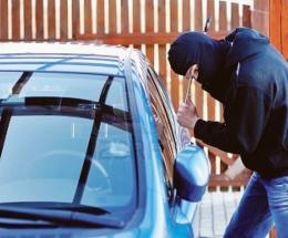 Ladri a caccia di auto da scassinare