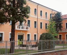 Casa del Sorriso, rette più care