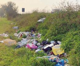 Discarica lungo la Transpolesana