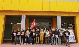 Lavoratori in sciopero: "Aiutateci non comprando"