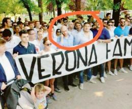 Ultrà fuori dallo stadio fino al 2030. Polemica sulla foto con l'ex ministro
