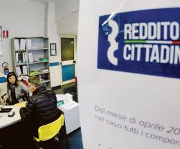 Reddito da divano, è caccia ai furbetti