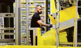 Amazon ora consegna in giornata: tremano i piccoli negozi