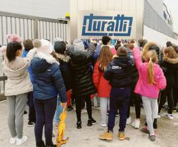 I bimbi a lezione dalla Turatti