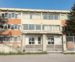 La Ghirardini ha gli infissi nuovi
