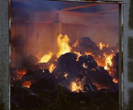 Rotoballe in fiamme, 2 case evacuate