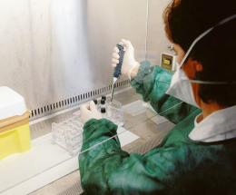 Antibiotici ai bimbi. Genitori in rivolta. I medici: "Fidarsi di noi, non di Wikipedia"
