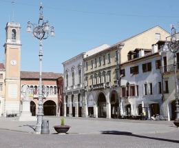 Edicole, pane e frettolosi passanti