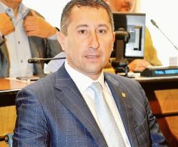 “Riaprire, questione di dignità”