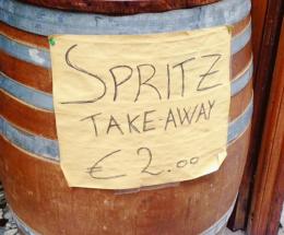 Le nuove abitudini: lo spritz take away piace