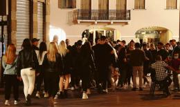 Bar chiusi dopo le 24, smartworking al 75% nella Pa