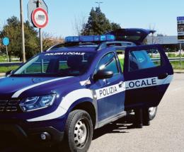 5 in auto senza mascherina, stangata da 2mila euro