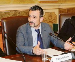 “...  Con zero responsabilità, mi candido io!”