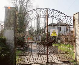 “Amianto all'ex ospedale psichiatrico, ma è sicuro entrarci?"