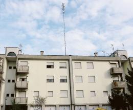 Scoperta una antenna 5G senza autorizzazione sul palazzo dell'Ater