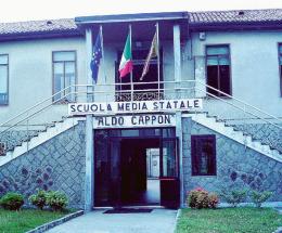 Sospiro di sollievo: “Negativi alunni e insegnanti”