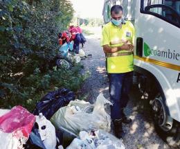 Volontari in azione contro i rifiuti anche qui