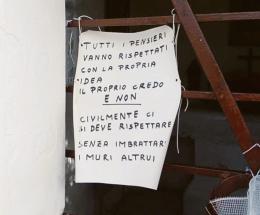 Capitello sfregiato e poi subito ripulito. Ma resta l'amarezza 