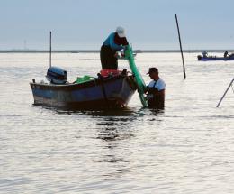 Pescatori in rivolta contro il loro Consorzio: “Vogliamo il nostro specchio d’acqua”
