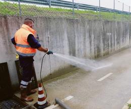 Via Stacche, ripulito finalmente il sottopasso